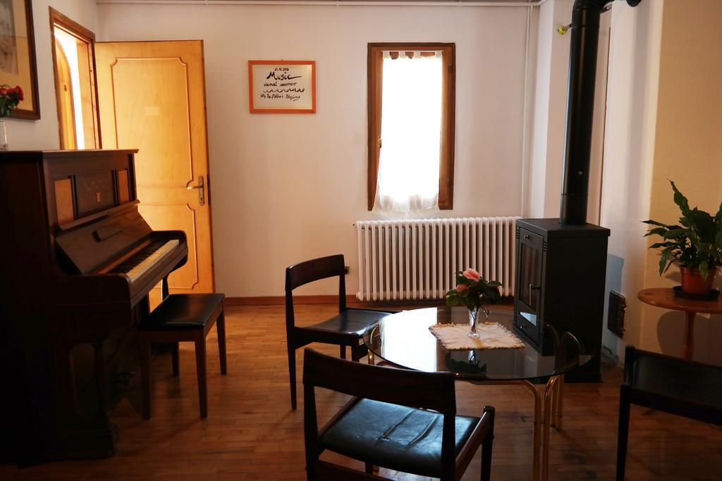 Music Smile Apartment Оменья Экстерьер фото